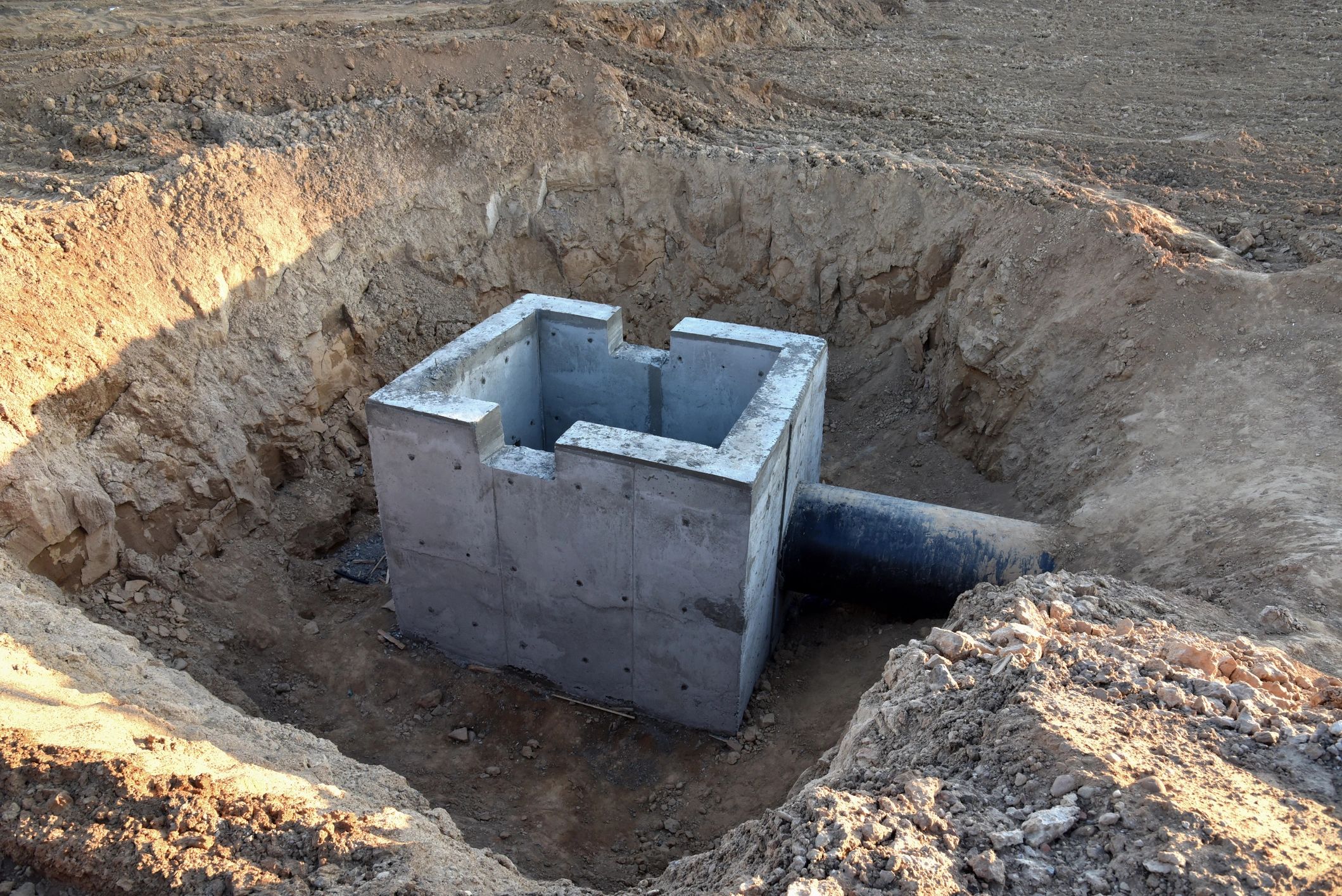 Customizable storm shelter